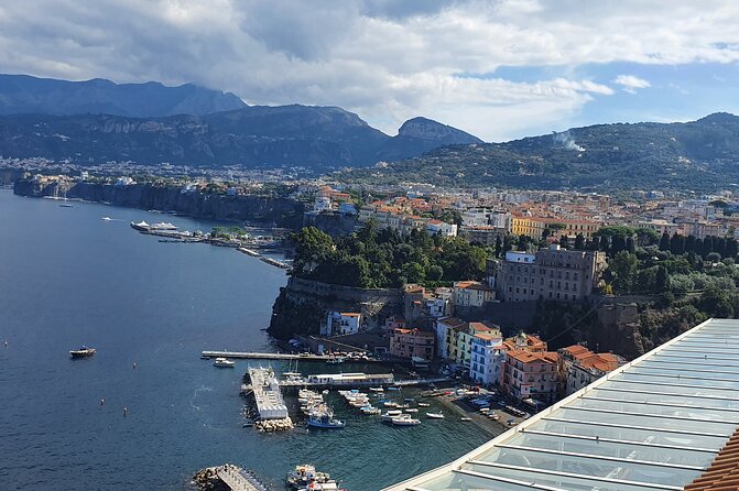Private transfer from Naples to Sorrento - The Experience Provider: Easy transfer snc