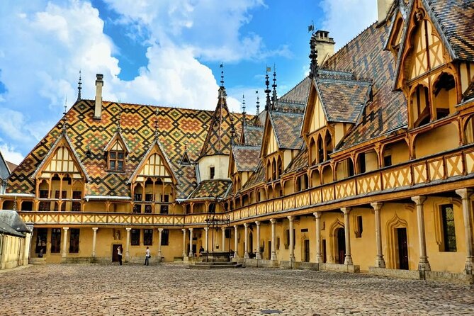 Private transfer from Paris city or CDG to Dijon or Beaune - Meet Your Driver in Paris or CDG Airport