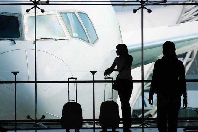 Private Transfer from Paris to Charles de Gaule Airport for 1-3 persons - Key Points