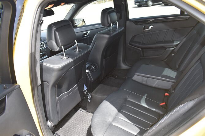 Private Transfer from Piraeus Port to Athens City (Hotels/Apartments) - Key Points