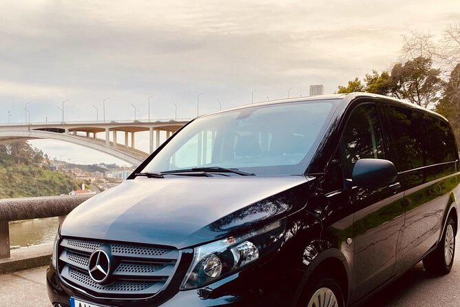 Private transfer from Porto to Braga or Guimarães - Seamless and Comfortable Transfer from Porto Airport to Braga or Guimarães