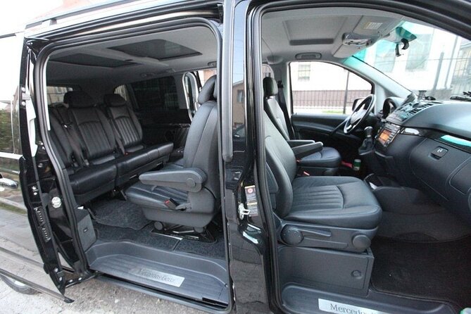 Private Transfer from Prague Airport to Prague City Hotels 1 - 7 pax - Spacious and Modern Vehicles for Up to 7 Passengers