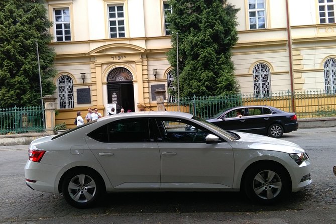 Private Transfer from Prague Airport to the City Centre - Meeting Points and Group Size Limitations