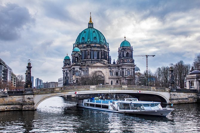 Private Transfer from Prague to Berlin, Hotel-to-hotel, English-speaking driver - Key Points