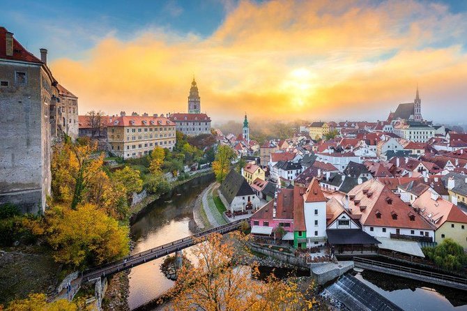 Private Transfer from Prague to Cesky Krumlov, English-speaking driver - Vehicle Types and Capacity