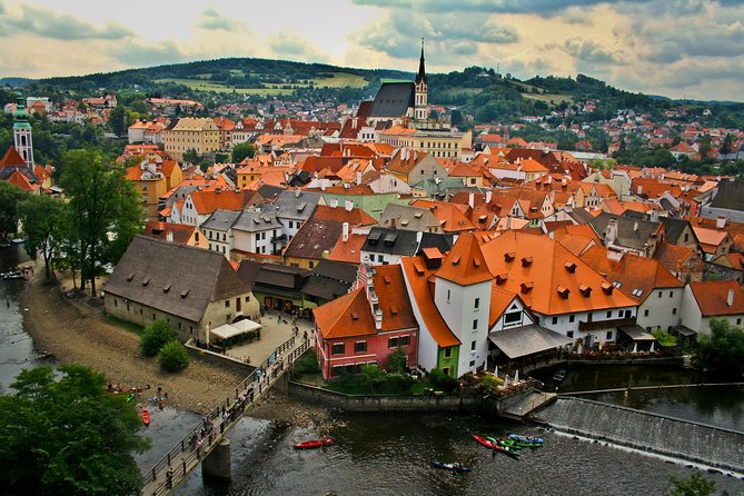 Private transfer from Prague to Vienna with Stopover in Cesky Krumlov - Key Points