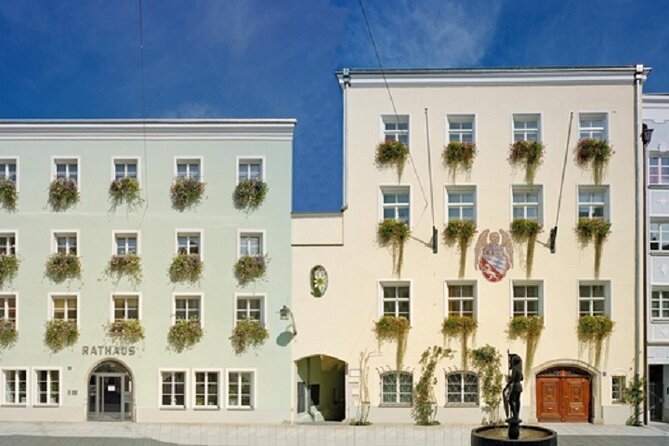 Private Transfer from Prague to Vilshofen with stop in .Krumlov or Hluboká - Expert Drivers and Local Insights