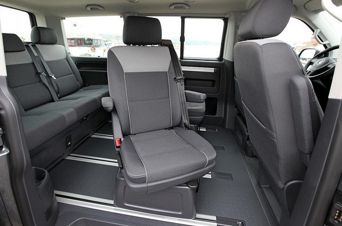 Private Transfer from Puerto Aventuras to Cancun Airport CUN by Minivan -Minibus - Meeting Point and Easy Booking Process in Puerto Aventuras