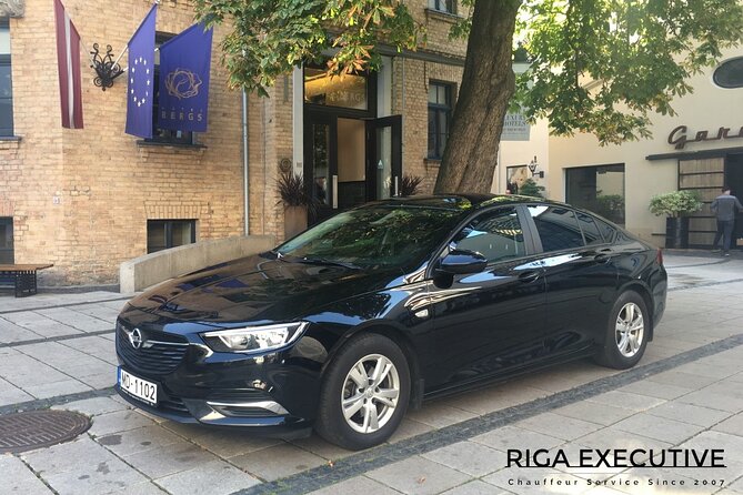 Private Transfer from Riga Airport to Hotel with English speaking driver - Key Points