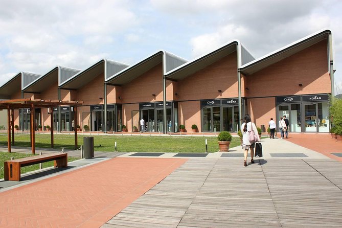 Private Transfer from Rome to Florence with 3 hours stop in The Mall Lux Outlet - Exclusive Shopping at The Mall Luxury Outlets