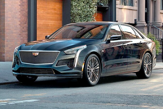 Private Transfer from Sky Harbor Airport PHX to Phoenix in Business Car - Premium Service with Flight Tracking and Assistance