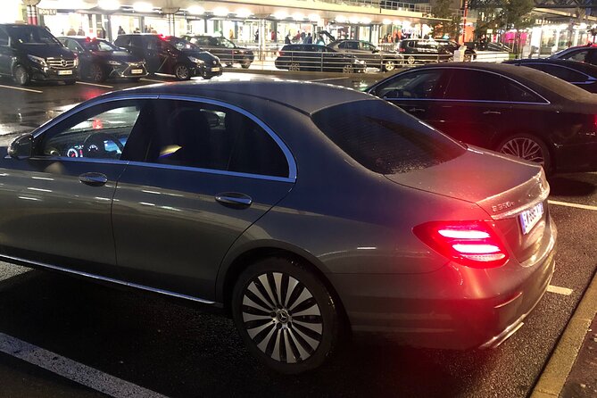 Private Transfer from the City of Paris To Orly Airport (ORY) - Meeting Points and Pickup Convenience