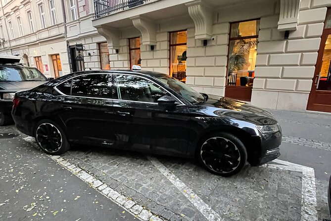 Private Transfer from/to Krakow Airport - The Experience with B&B Tours and Transfers: What Sets It Apart