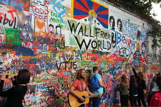 Private Transfer from Vilshofen to Prague with stop in .Krumlov or Hluboká - Who Should Consider This Transfer Service