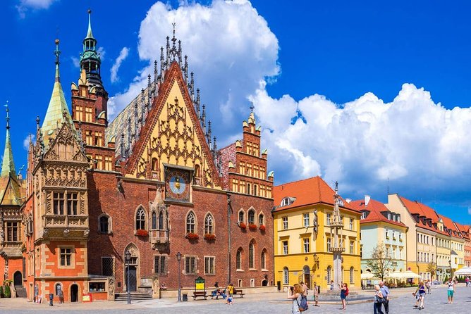 Private Transfer from Wroclaw (WRO) Airport to Wroclaw city centre - Flexibility and Cancellations for Peace of Mind