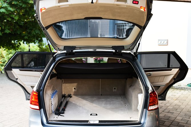 Private transfer from Zurich City to Zurich Airport - Onboard Wi-Fi and Bottled Water for Comfort