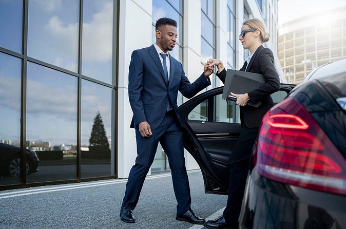 Private Transfer in a Luxury Vehicle to and/or from SAT Airport - Booking and Payment Details for a Hassle-Free Experience