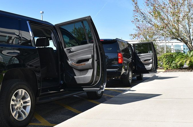 Private Transfer in a Luxury Vehicle to and/or from SAT Airport - Comparing This Transfer with Other San Antonio Transportation Options