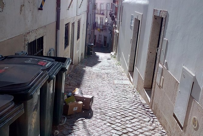 Private Transfer inside Lisbon(3pax) - Comparing This Transfer to Similar Experiences