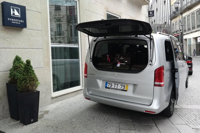 Private transfer Lisbon / Porto with tour included. - Practical details about booking and cancellation