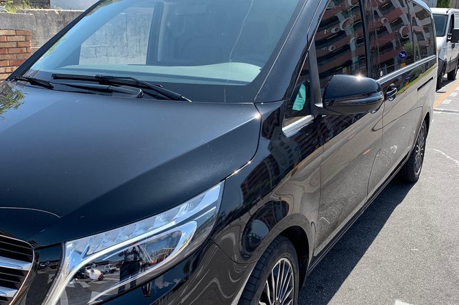 Private Transfer NAPLES to RAVELLO or vv (with Stop option in Pompeii) - The Comfort and Amenities of the Mercedes-Benz Fleet