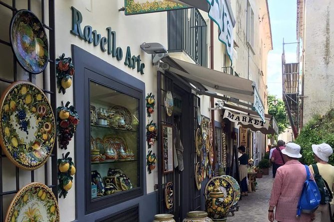 Private Transfer NAPLES to RAVELLO or vv (with Stop option in Pompeii) - Ideal for Those Wanting Convenience and Personalization