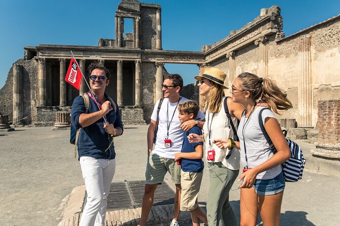 Private Transfer: Naples to Sorrento with Pompeii Guided Tour - Comparing the Tour with Capri Boat Trips