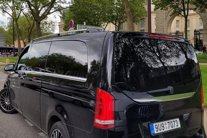 Private Transfer Paris from and to Airport (CDG, Orly, Beauvais) - Comfortable and Well-Equipped Vehicles