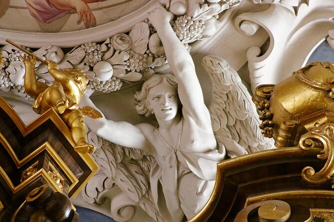 Private Transfer PraguePassau: Car/Van (17) via eský Krumlov - How the Pickup and Drop-Off Work