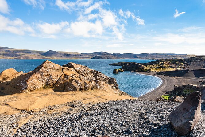 Private Transfer Reykjavik to Keflavik Airport - Comparing This Transfer to Other Shared or Group Options