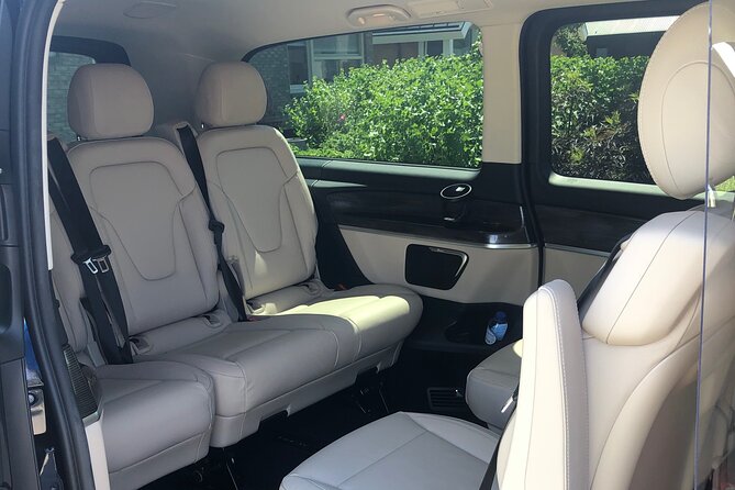 Private transfer Schiphol (AMS) to or from Rotterdam - Experience the Comfort of a Mercedes Vehicle