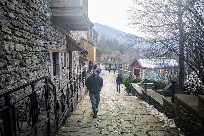 Private Transfer & Tour from Tbilisi to Yerevan or Yerevan to Tbilisi - Exploring Akhtala Monastery and Its Unique Frescos