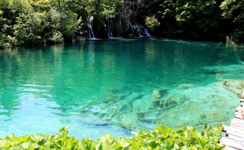 Private Transfer Tour from Zagreb - Split via Plitvice Lakes - Discovering the Natural Wonder of Plitvice Lakes