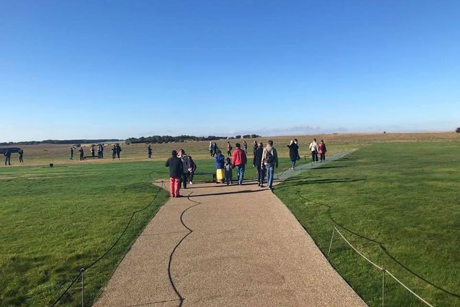 Private Transfers between London & Stonehenge - Exploring Stonehenge on Your Terms
