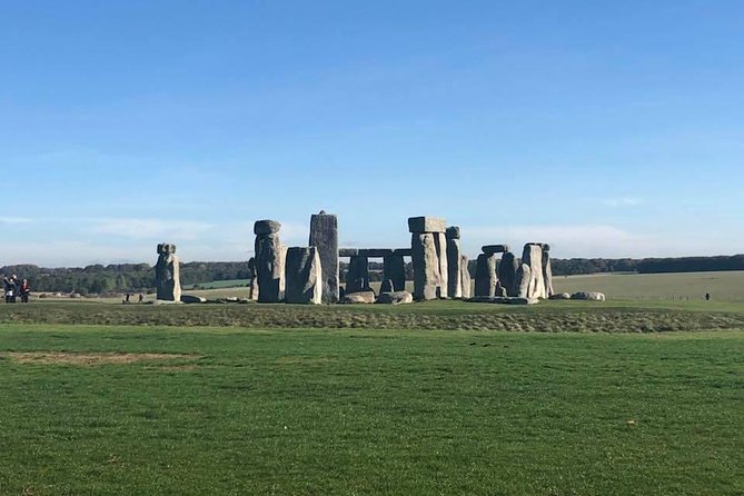 Private Transfers between London & Stonehenge - Meeting Point and Accessibility Details