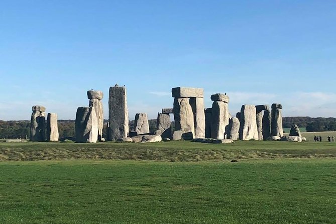 Private Transfers between London & Stonehenge - Logistics and Scheduling Flexibility