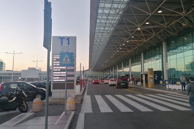 Private transport from Fiumicino Airport to Rome City or vice versa - Meeting Point and Booking Flexibility