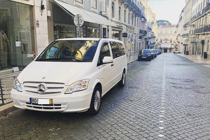 Private Transport from the Airport to the Center of Lisbon - Key Points