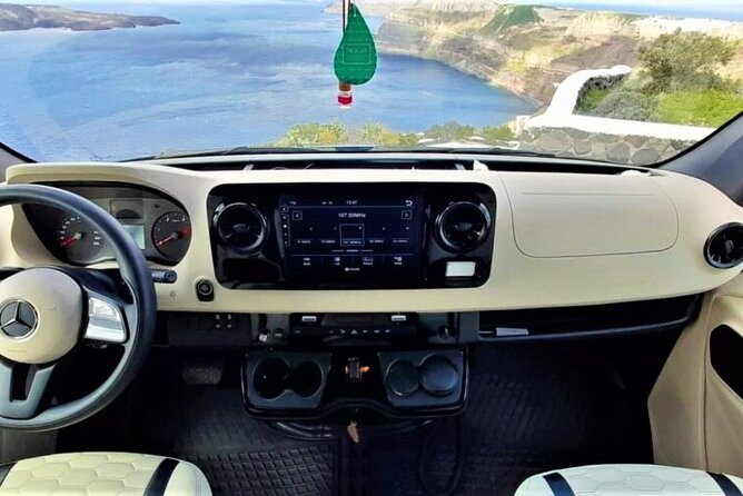 Private Transportation from Airport to Oia - Meeting Points and Logistics in Santorini