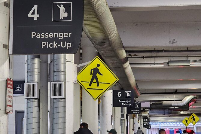 Private Transportation Hobby Airport (HOU) Arrival Pick-up - Cost-Effectiveness and Group Discounts for Houston Transfers