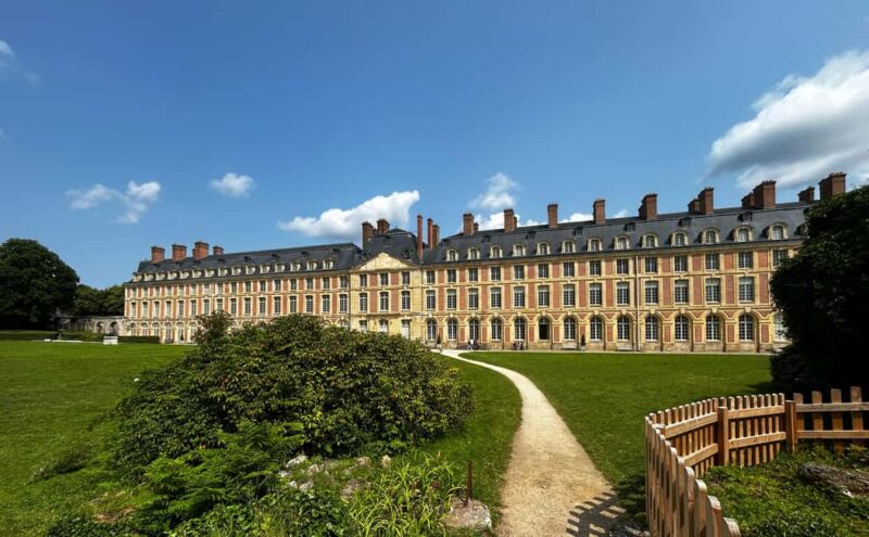 Private Trip: Fontainbleau Castle and Provins Medieval City - Exploring Château de Fontainebleau: France’s Royal Residence