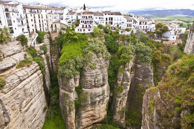 Private trip to Ronda from Costa del Sol - Unique Private Tour from Marbella to the Historic City of Ronda