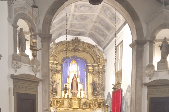 Private Tuk Tuk of the Old Town Lisbon and Street Art Highlights - Street Art Highlights: Shepard Fairey and Vhils Murals