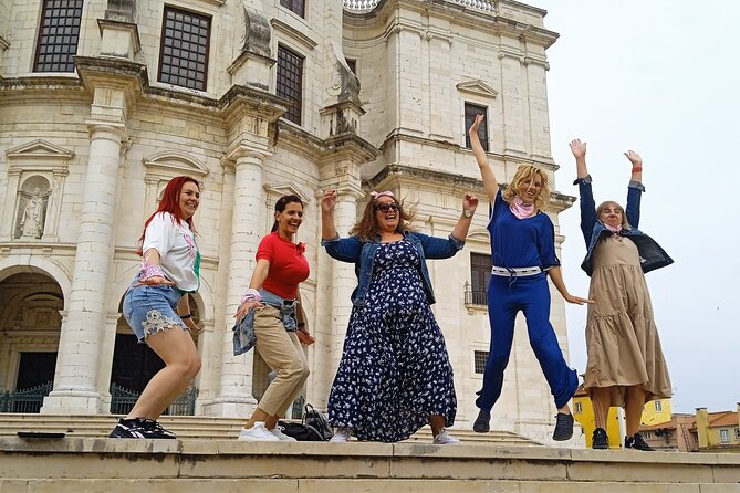 Private Tuk Tuk of the Old Town Lisbon and Street Art Highlights - Logistics and Comfort: Meeting Point and Tour Features