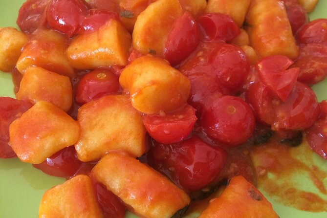 Private Tuscan meal with Wine and EVO oil tasting - The Expertise and Warmth of the Guides