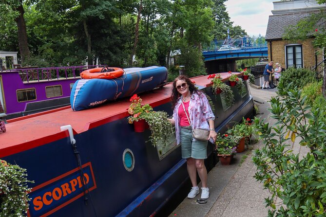 Private Ultimate London Taxi Tour - Exploring Banksy’s Leake Street Tunnel Under Waterloo Station