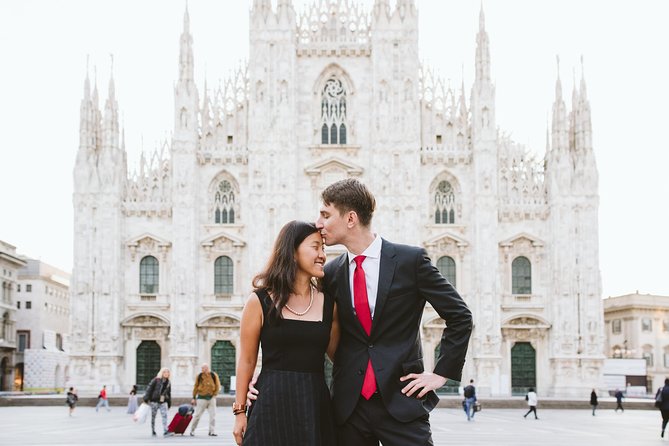 Private Vacation Photography Session with Local Photographer in Milan - Key Points