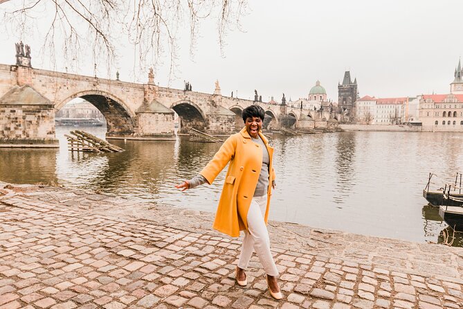 Private Vacation Photography Session with Local Photographer in Prague - Key Points