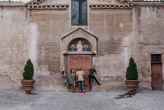 Private Vacation Photography Session with Local Photographer in Rome - Accessibility and Group Size Considerations