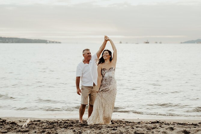 Private Vacation Photography Session with Local Photographer in Vancouver - The Experience Provider: Flytographer’s Approach